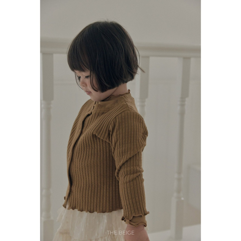 小韓舍✦正韓童裝-The beige-坑條木耳邊針織開衫外套-細節圖9