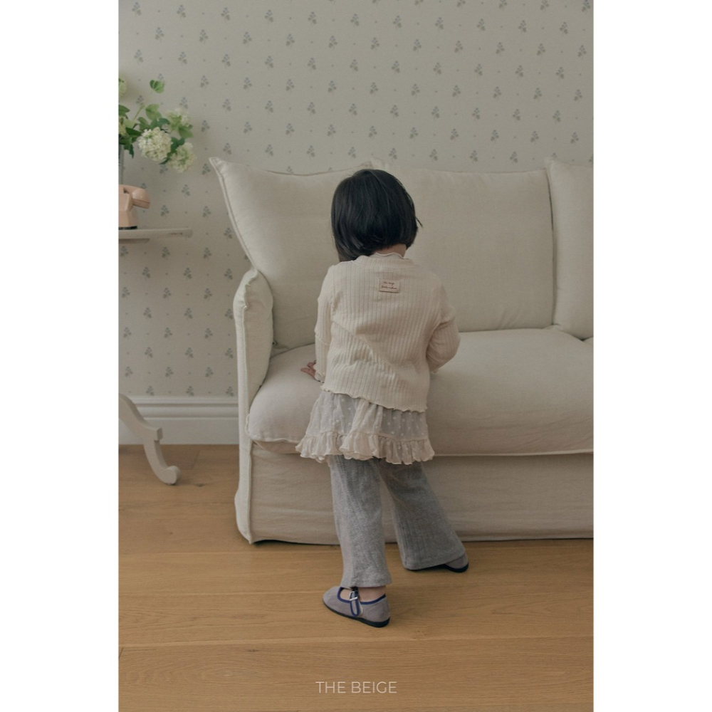 小韓舍✦正韓童裝-The beige-蕾絲波點網紗假兩件喇叭褲-細節圖6