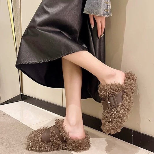 一穿就被誇可愛🤍 咖啡色泰迪捲毛包頭拖｜外穿也時髦的療癒系平底鞋40/適合24.5-細節圖3