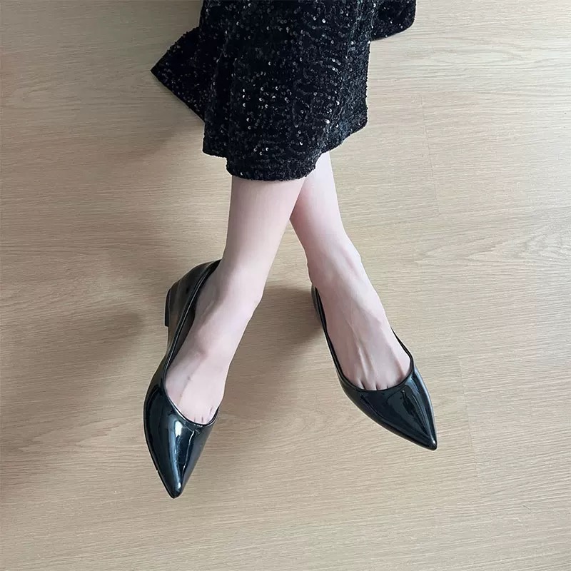 全新｜韓系極簡尖頭漆皮平底鞋🖤顯瘦修腳型・通勤/約會一雙搞定｜40碼-細節圖4