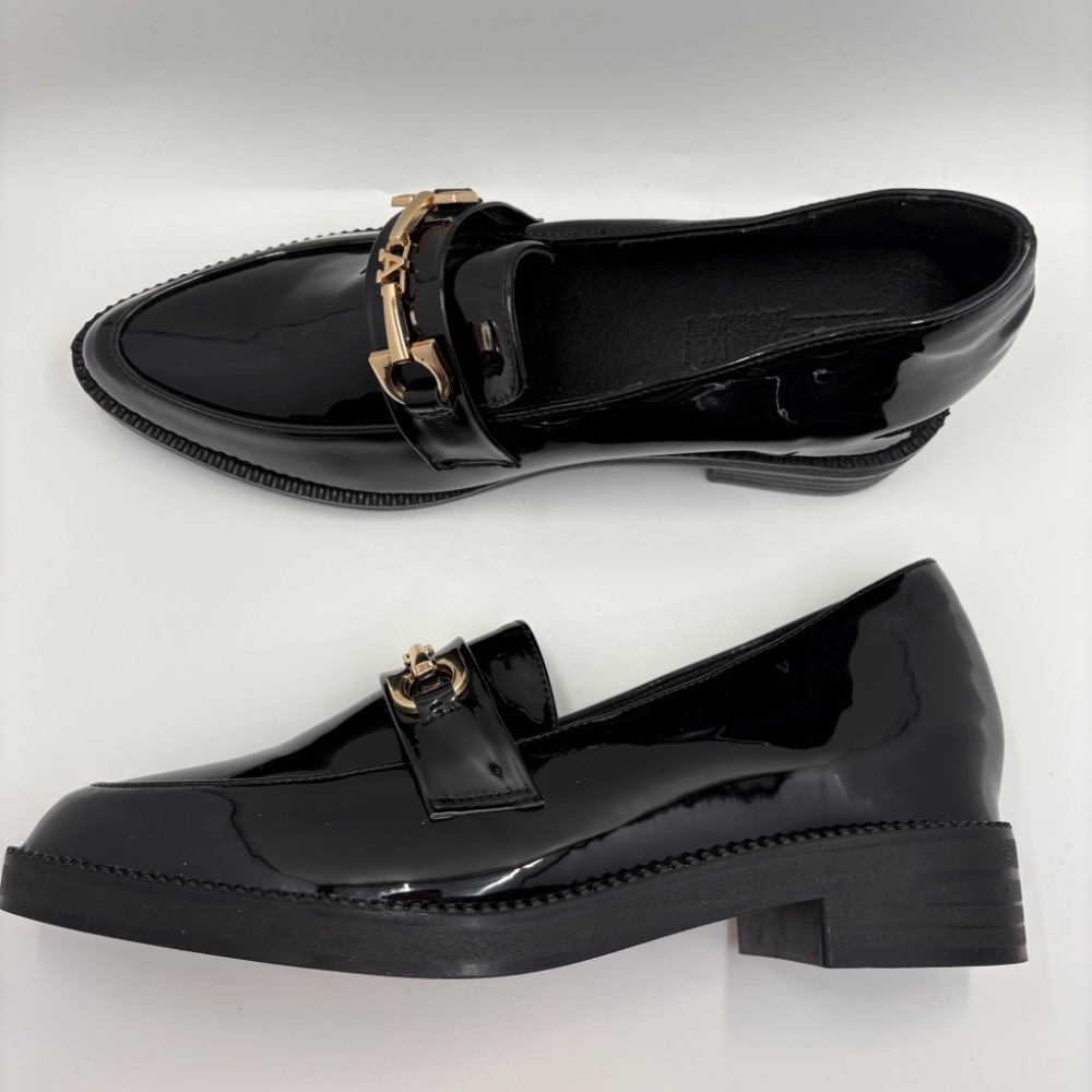 🔥 英倫質感系首選｜黑色真皮漆皮 A 字扣內增高樂福鞋39/24.5-細節圖6