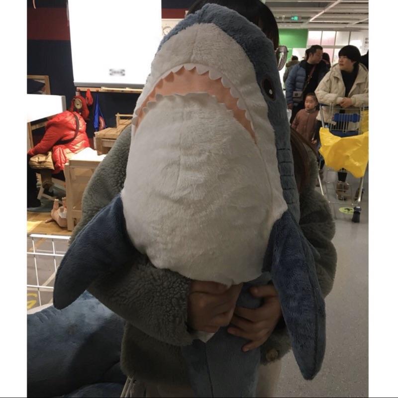［BJ商城］台灣現貨🇹🇼宜家 同款80 CM布羅艾大鯊魚毛絨公仔玩具 鯊魚寶寶抱枕靠枕-細節圖2