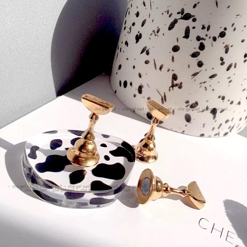 網紅爆款 🐄小奶牛美甲練習甲底座底托甲托  小奶牛愛心異形底座 調色盤拍照道具-細節圖3