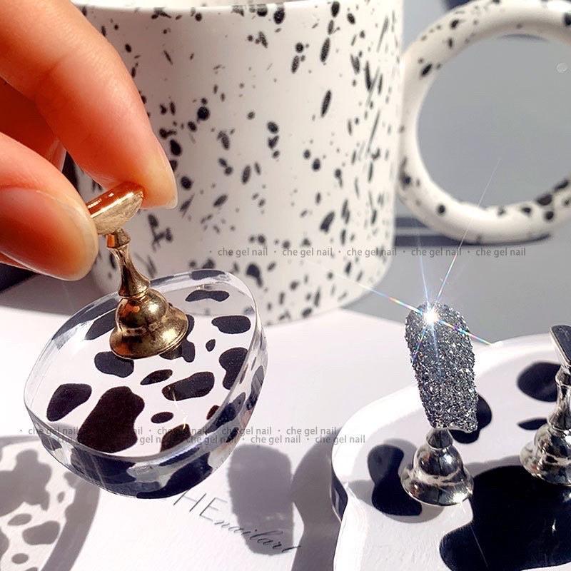 網紅爆款 🐄小奶牛美甲練習甲底座底托甲托  小奶牛愛心異形底座 調色盤拍照道具-細節圖4