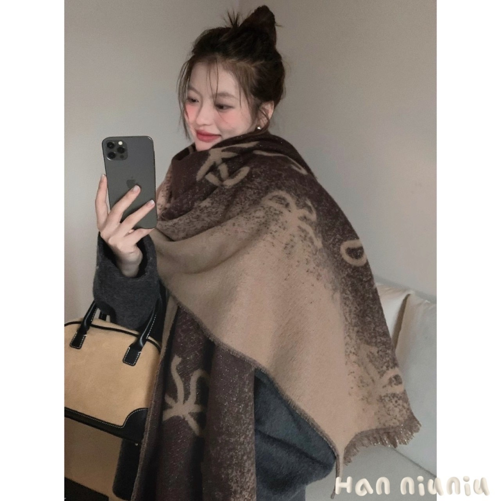 HANNIU_保暖必備⭐️顏值超高的 漸層閃耀蝴蝶結造型➕加厚針織圍巾/ 可當披肩-細節圖4