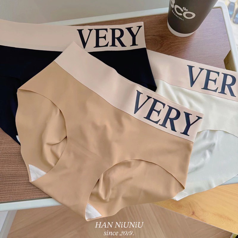 ʜᴀɴɴɪᴜ☺︎︎歐膩內褲系列｜大屁股救星🧡蜜桃臀～時髦大牌感 質感英文字 蜜桃臀無痕中腰內褲 /02028040-細節圖2