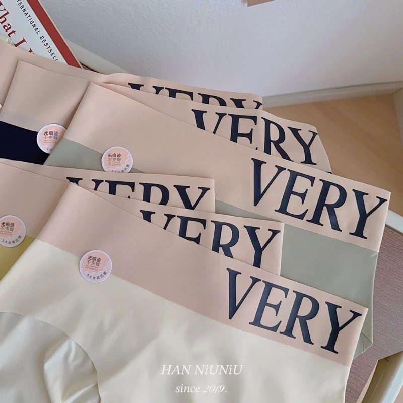 ʜᴀɴɴɪᴜ☺︎︎歐膩內褲系列｜大屁股救星🧡蜜桃臀～時髦大牌感 質感英文字 蜜桃臀無痕中腰內褲 /02028040-細節圖7