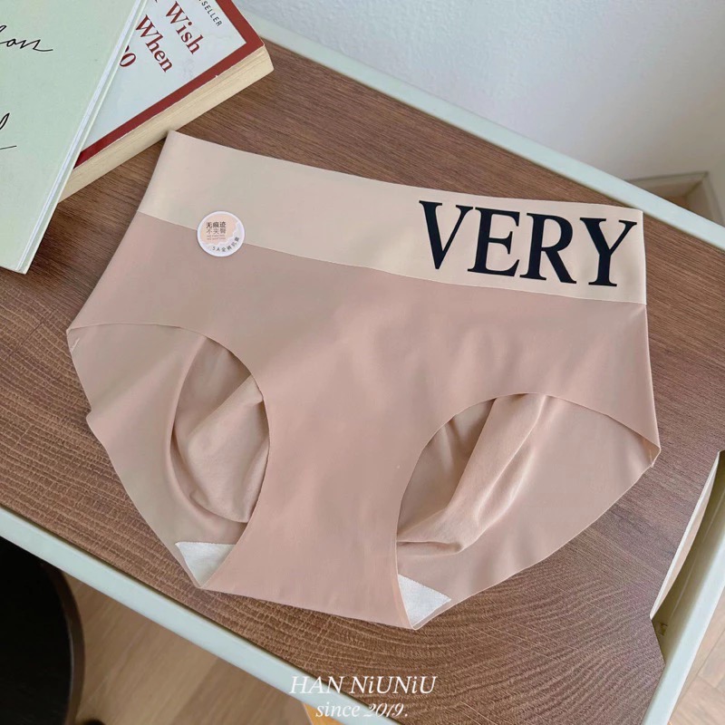 ʜᴀɴɴɪᴜ☺︎︎歐膩內褲系列｜大屁股救星🧡蜜桃臀～時髦大牌感 質感英文字 蜜桃臀無痕中腰內褲 /02028040-規格圖8
