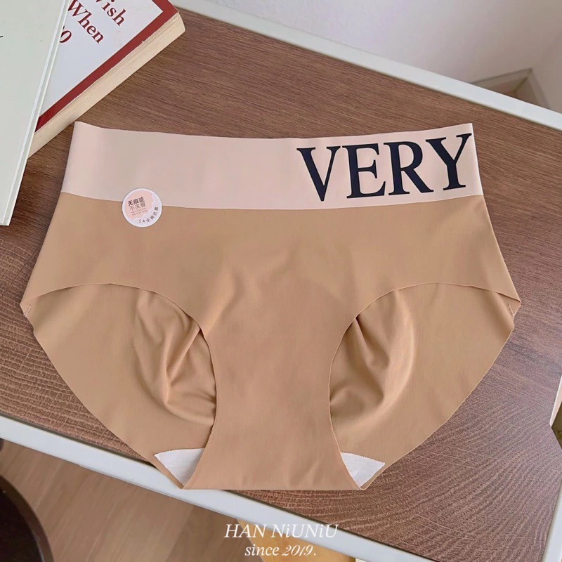 ʜᴀɴɴɪᴜ☺︎︎歐膩內褲系列｜大屁股救星🧡蜜桃臀～時髦大牌感 質感英文字 蜜桃臀無痕中腰內褲 /02028040-規格圖8