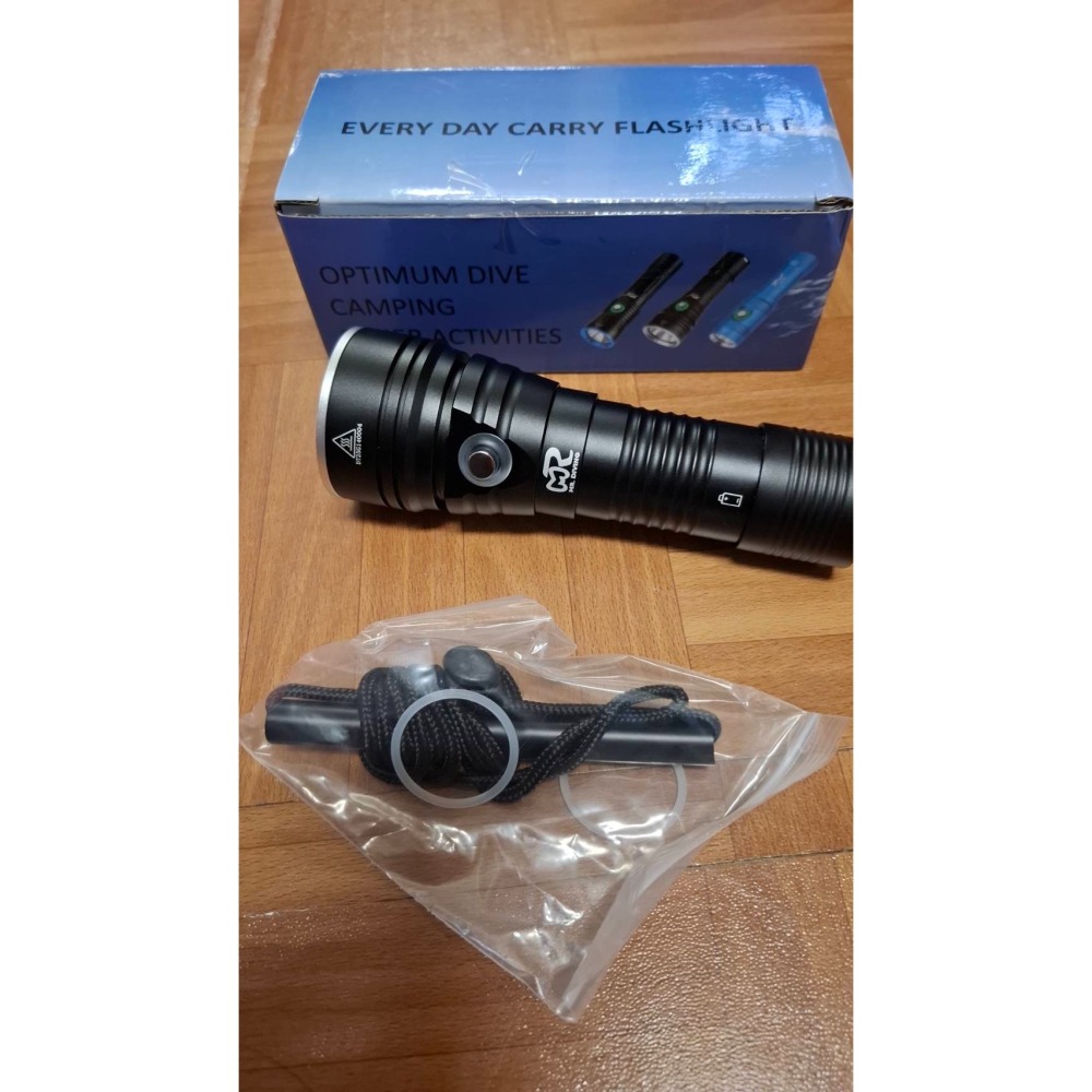 游龍潛水●MR.DIVING PRODUCT 鋁合金潛水手電筒 水下照明燈 P70 LED白光1050流明 防水45M-細節圖2