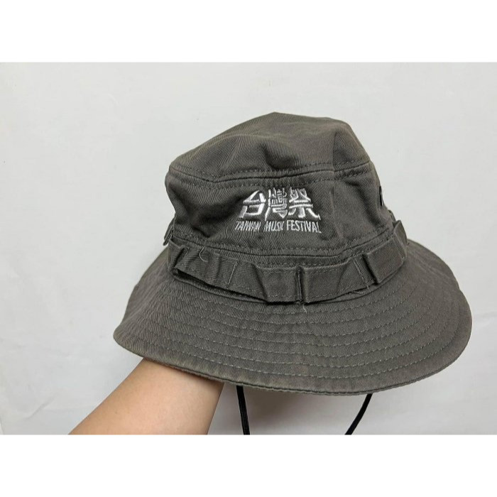 (領折價券+免運)台灣祭 X 地獄搖滾/帽子/演出紀念T/聯名款毛巾/ 聯名款短踢 /符仔虎毛巾/至少我們還有音樂-規格圖7