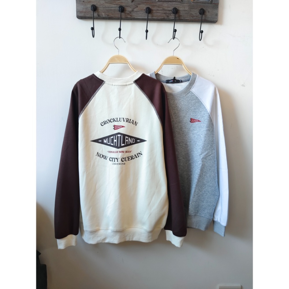 插肩袖配色大學T-細節圖2