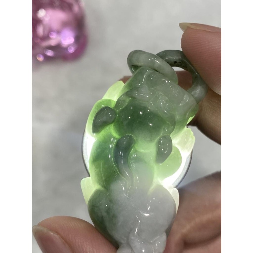 【強水頭 ‧ 滿綠感】天然緬甸翡翠 A 貨貔貅吊墜｜綠色佔比 70% 以上｜強光透亮 質地細潤｜保證天然 密度檢測合格-細節圖3