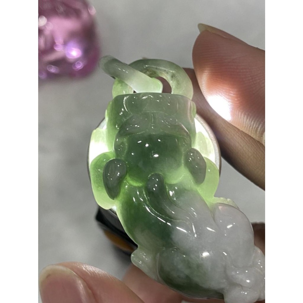 【強水頭 ‧ 滿綠感】天然緬甸翡翠 A 貨貔貅吊墜｜綠色佔比 70% 以上｜強光透亮 質地細潤｜保證天然 密度檢測合格-細節圖4