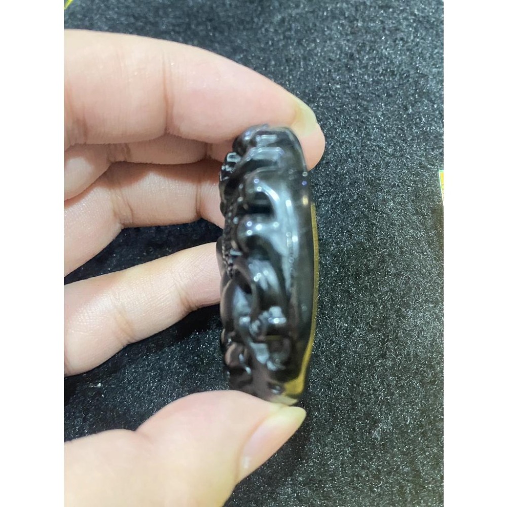 【大塊厚裝 ‧ 飛馬】正黑曜石天馬佛牌｜高度 5.2cm 霸氣尺寸｜透黃光（真品保證）｜避邪化煞 守護平安 招財開運-細節圖4