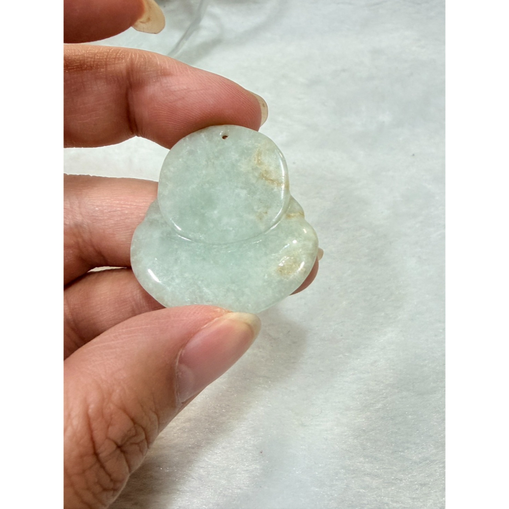 【限時惜售】天然緬甸玉A貨 彌勒佛吊墜｜厚實溫潤・帶黃翡｜法相圓滿｜背面石紋明顯・不介意再下單喔-細節圖6