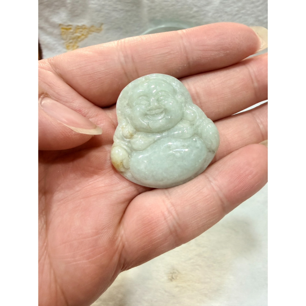 【限時惜售】天然緬甸玉A貨 彌勒佛吊墜｜厚實溫潤・帶黃翡｜法相圓滿｜背面石紋明顯・不介意再下單喔-細節圖10