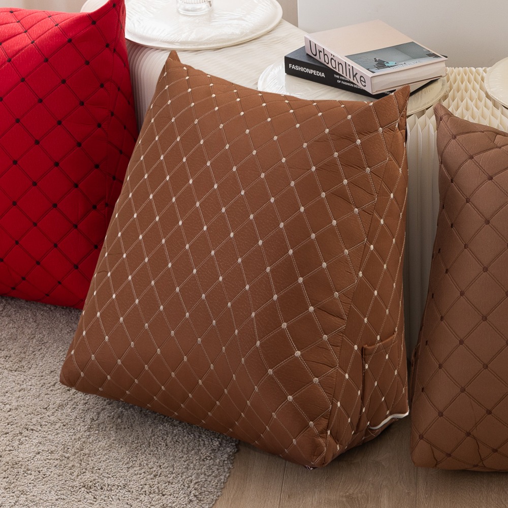 【金大器】緹花菱格面三角靠墊枕 中型45x25x45cm 懶骨頭 靠枕 抱枕 靠墊 抬腿枕 腰靠 床上靠枕 沙發墊-規格圖1