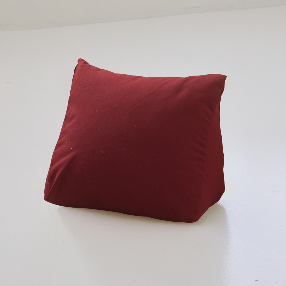 【金大器】素面三角靠墊枕 小型35x18x28cm 懶骨頭 靠枕 抱枕 靠墊 抬腿枕 腰靠 床上靠枕 沙發墊-規格圖1