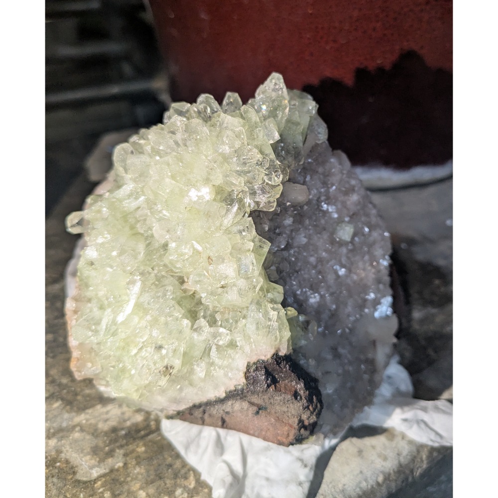 湖北綠魚眼石共生原礦擺件 1.5kg 晶體密集 收藏擺設-細節圖3