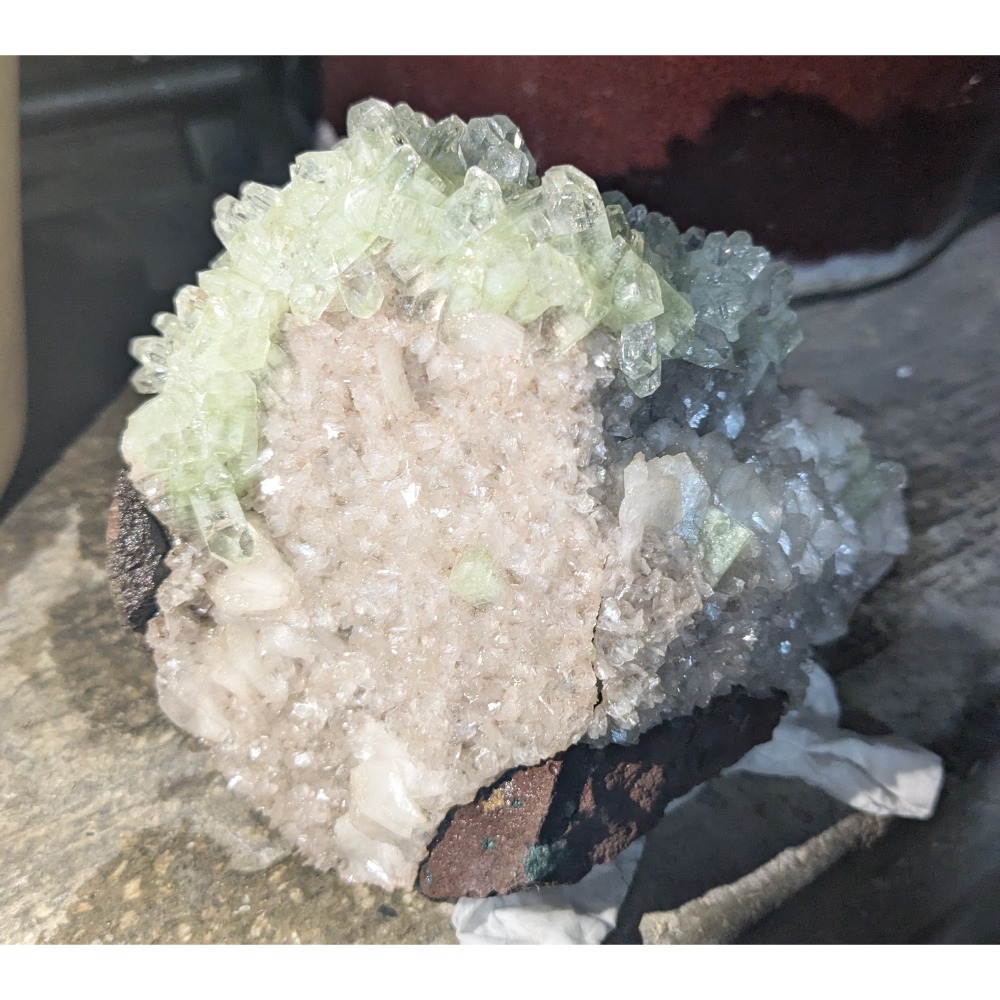 湖北綠魚眼石共生原礦擺件 1.5kg 晶體密集 收藏擺設-細節圖4