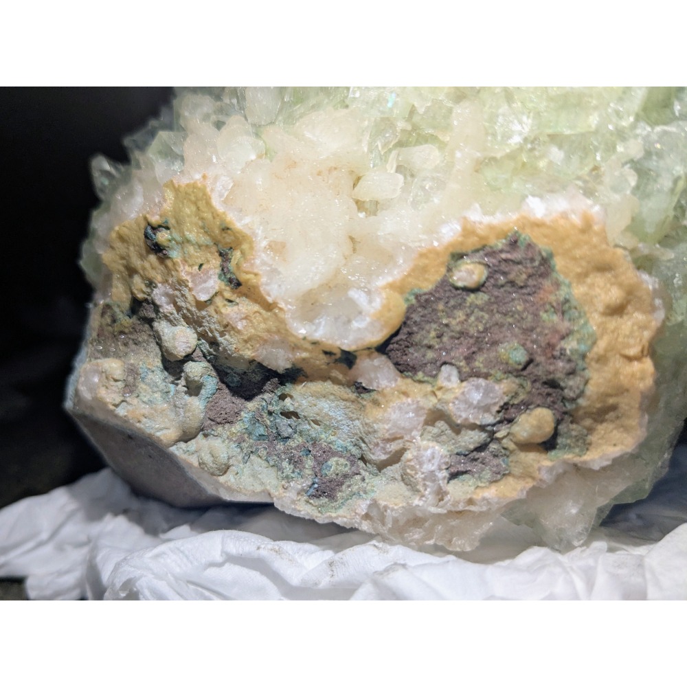 湖北綠魚眼石共生原礦擺件 1.5kg 晶體密集 收藏擺設-細節圖7