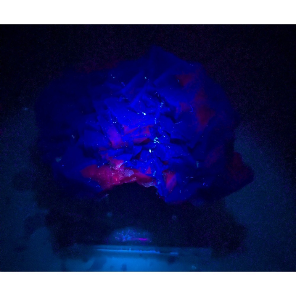 巴基斯坦 黑玫瑰螢石 原礦標本｜UV 強烈螢光｜收藏級結晶-細節圖2