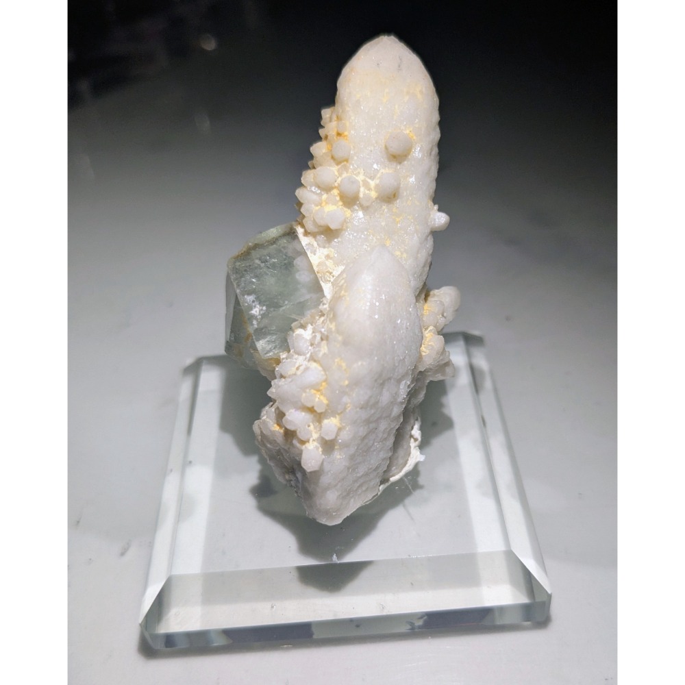 內蒙古螢石共生蠟燭水晶｜立體造型｜UV強螢光｜精品礦標收藏件-細節圖2