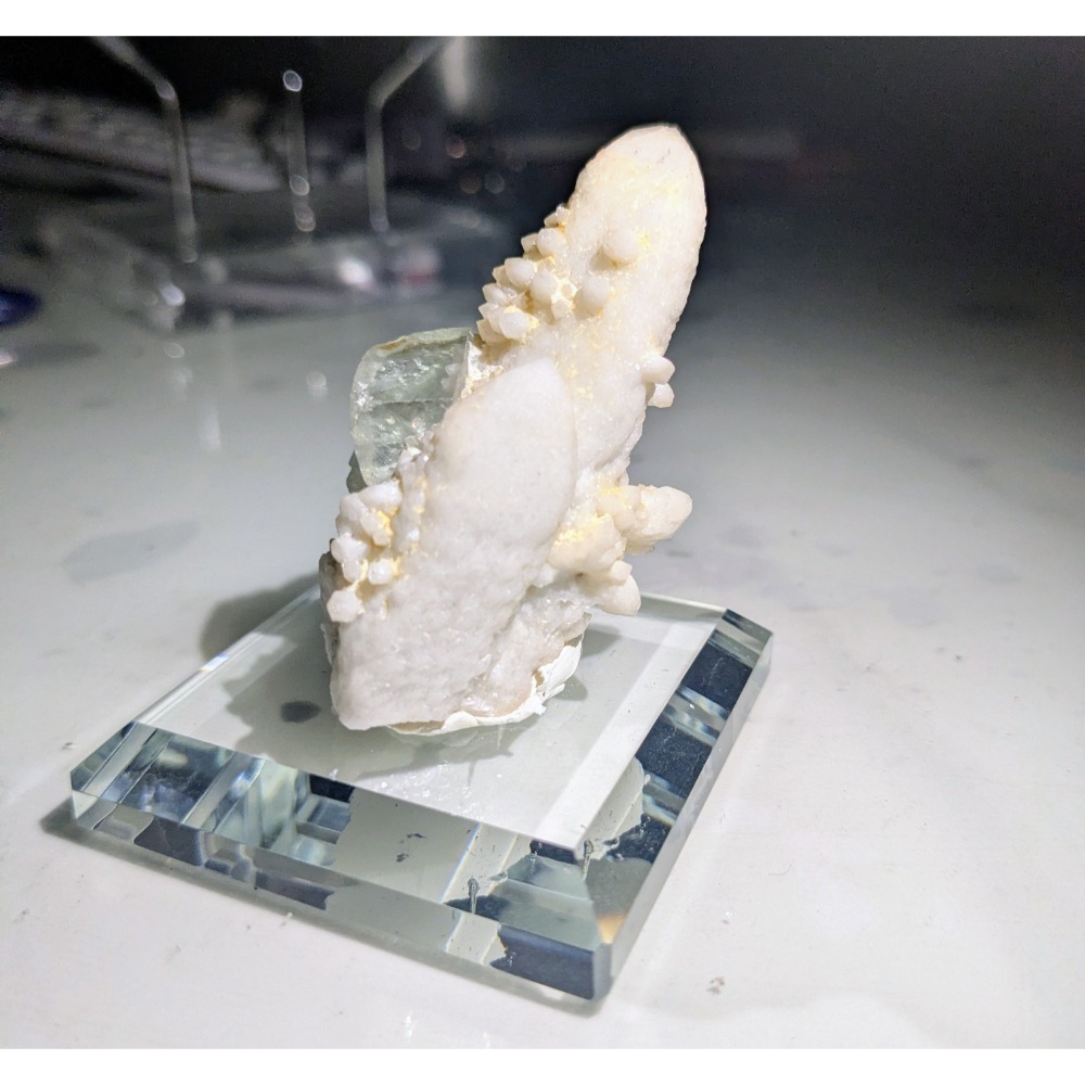 內蒙古螢石共生蠟燭水晶｜立體造型｜UV強螢光｜精品礦標收藏件-細節圖3