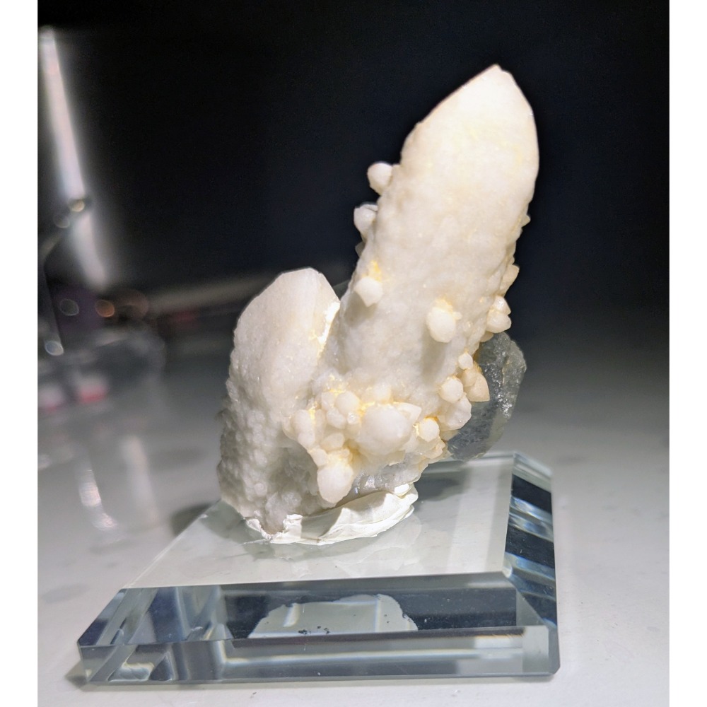 內蒙古螢石共生蠟燭水晶｜立體造型｜UV強螢光｜精品礦標收藏件-細節圖4