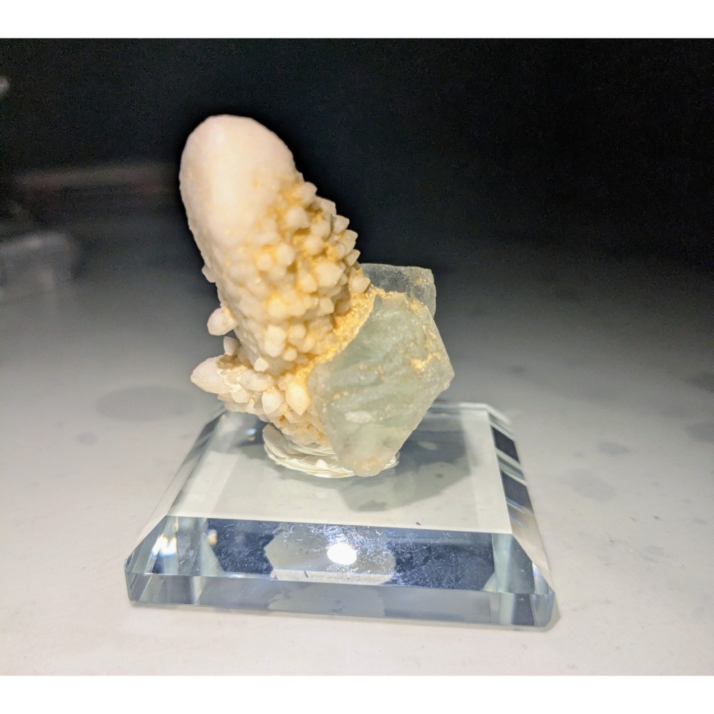 內蒙古螢石共生蠟燭水晶｜立體造型｜UV強螢光｜精品礦標收藏件-細節圖5