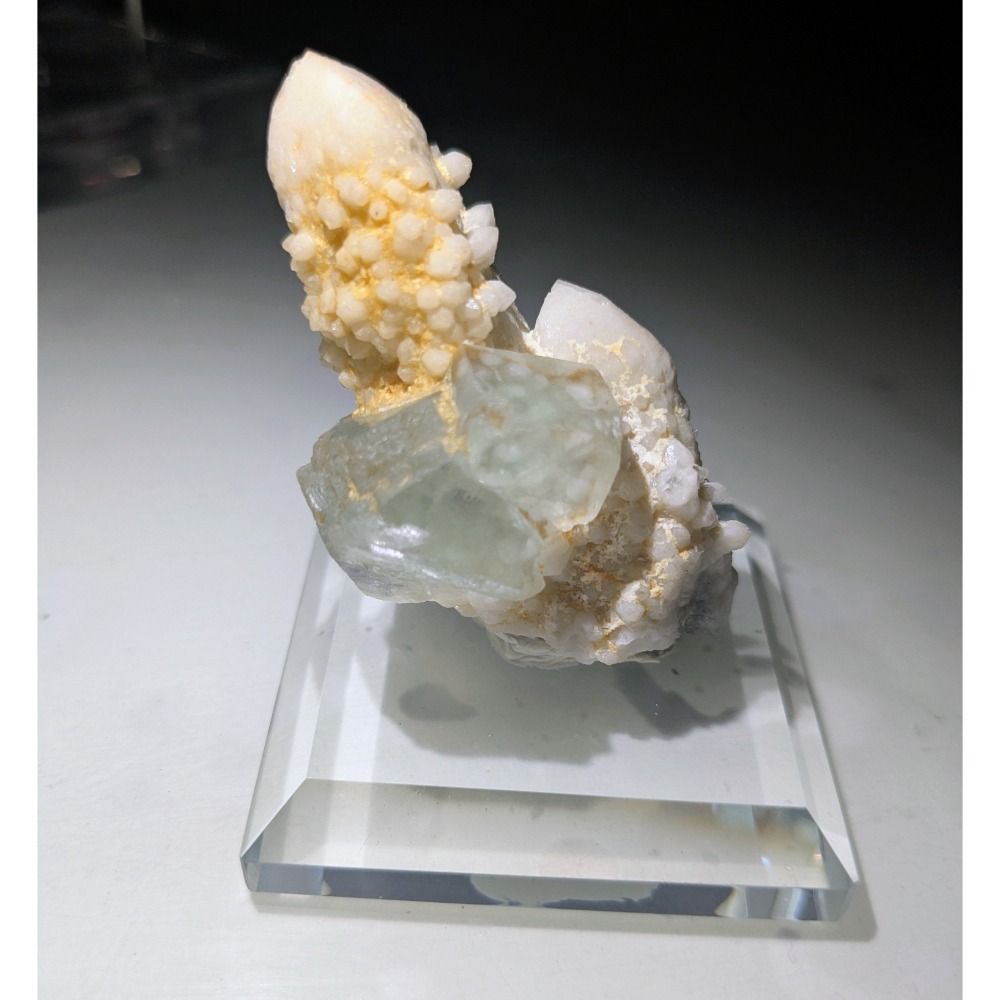 內蒙古螢石共生蠟燭水晶｜立體造型｜UV強螢光｜精品礦標收藏件-細節圖6