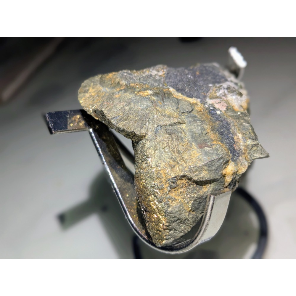 黃銅礦共生石英原礦標本-細節圖6