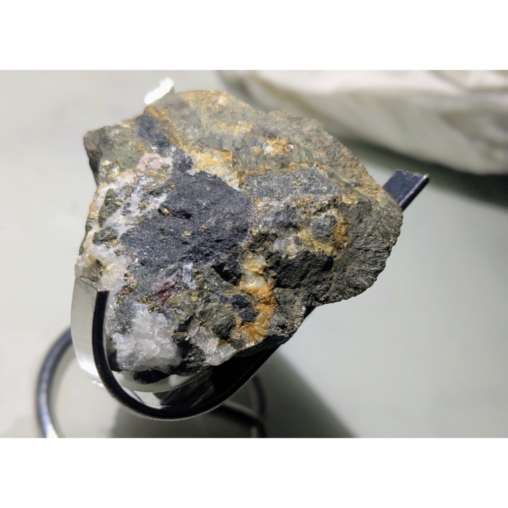 黃銅礦共生石英原礦標本-細節圖7