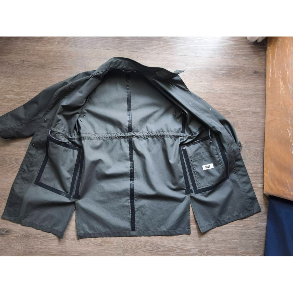 Yuan`s 『 品味生活』~ UNIQLO U 軍裝風長版 外套 大衣 s號 防風防潑水 狀況良好 421053-細節圖3