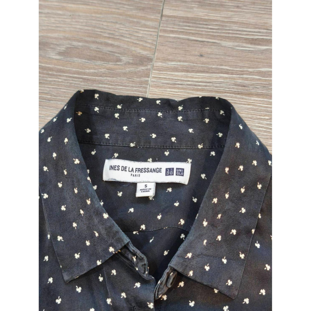 Yuan`s 『 品味生活』~ UNIQLO Ines de la Fressange 純蠶絲襯衫 s號 近新-細節圖3