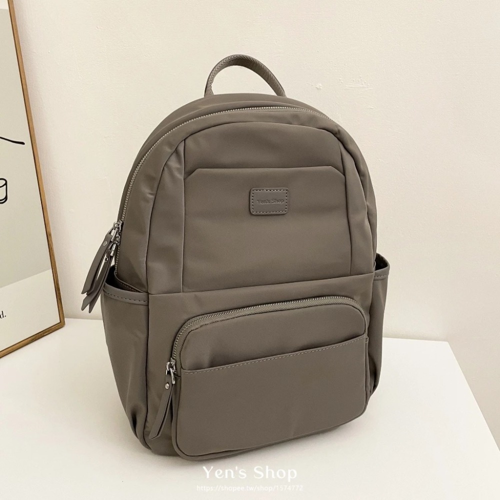 現貨🔥品牌標誌防潑水減壓後背包｜雙拉鍊設計｜13 吋筆電 / 10.9 吋平板｜通勤必備-細節圖5