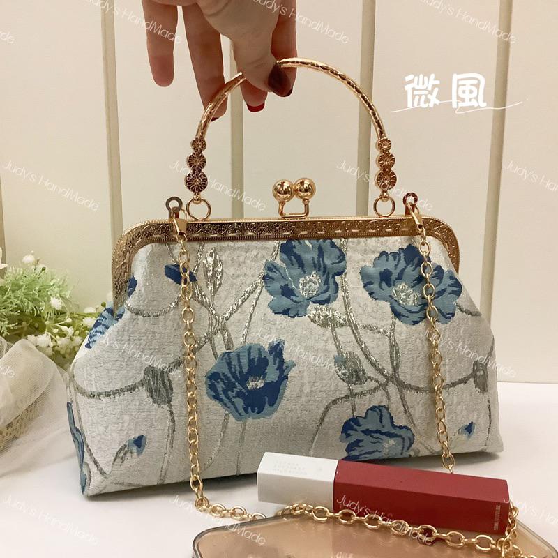 《Judy’s 小舖》微風 手縫口金包附小花提手 送錬條 現貨典雅清新氣質 手機包手提包可斜肩 裙褲好搭配 送禮自用皆宜-細節圖4