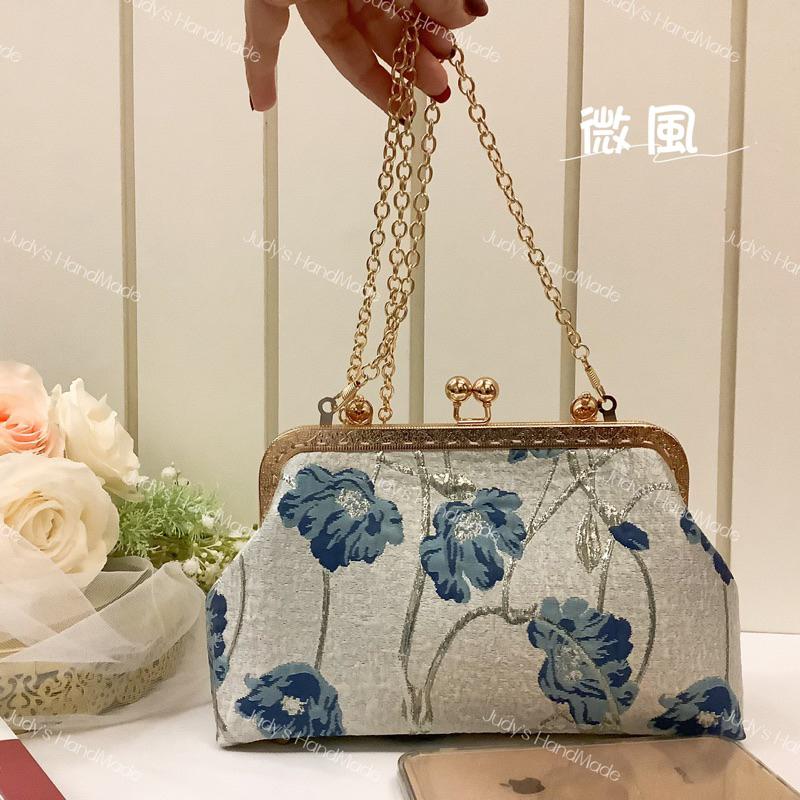 《Judy’s 小舖》微風 手縫口金包附小花提手 送錬條 現貨典雅清新氣質 手機包手提包可斜肩 裙褲好搭配 送禮自用皆宜-細節圖8