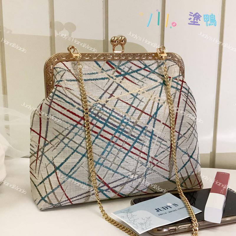 《Judy’s 小鋪》塗鴨 双珠手縫款口金包 附麻花鍊條 現代藝術抽象感 簡約時尚 現貨側背包腋下包-細節圖4