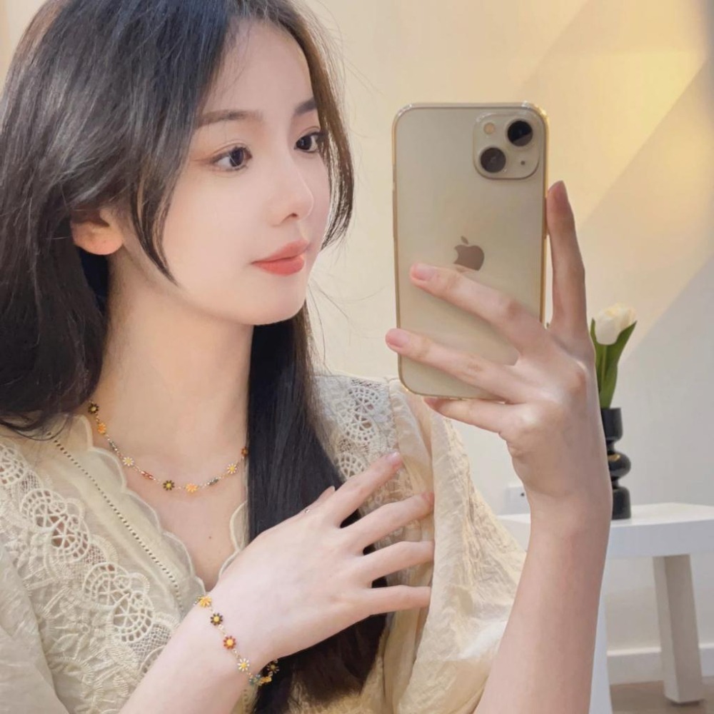 台灣現貨⚇手鍊⚇項鍊⚇彩色女清新雛菊花朵手鏈頸鏈ins風撞色設計鎖骨鏈  Justlikepig就愛豬飾品🐷-細節圖2