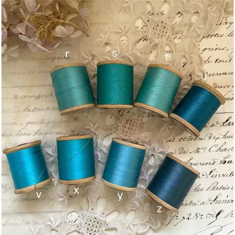 歐美古董 J&P Coats 品牌木線軸縫紉銀灰、綠色・湖水色・紫色系收藏線老件手作素材線軸-細節圖5