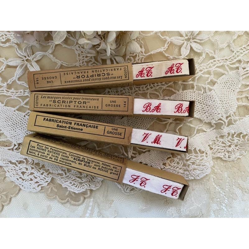 法國復古古件刺繡孤品英文字母名字縮寫衣標娃娃布作手作素材攝影拍照道具-細節圖8