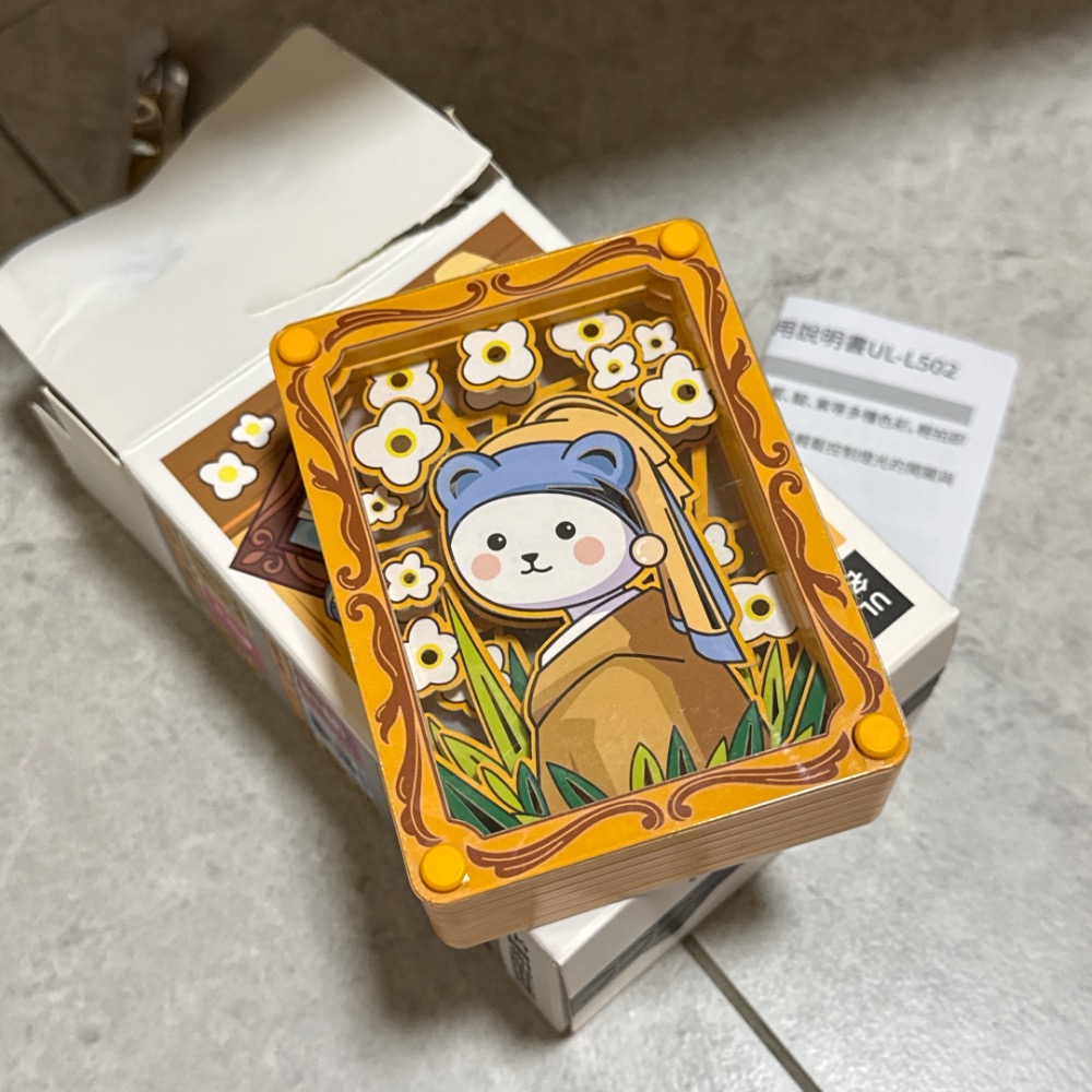 正版聯名家樂福 名畫萌漫拍拍燈療癒小夜燈 床頭燈 小夜燈 拍拍燈 擺件 擺設 擺飾 戴珍珠耳環的少女 名畫小夜燈 禮物-細節圖2