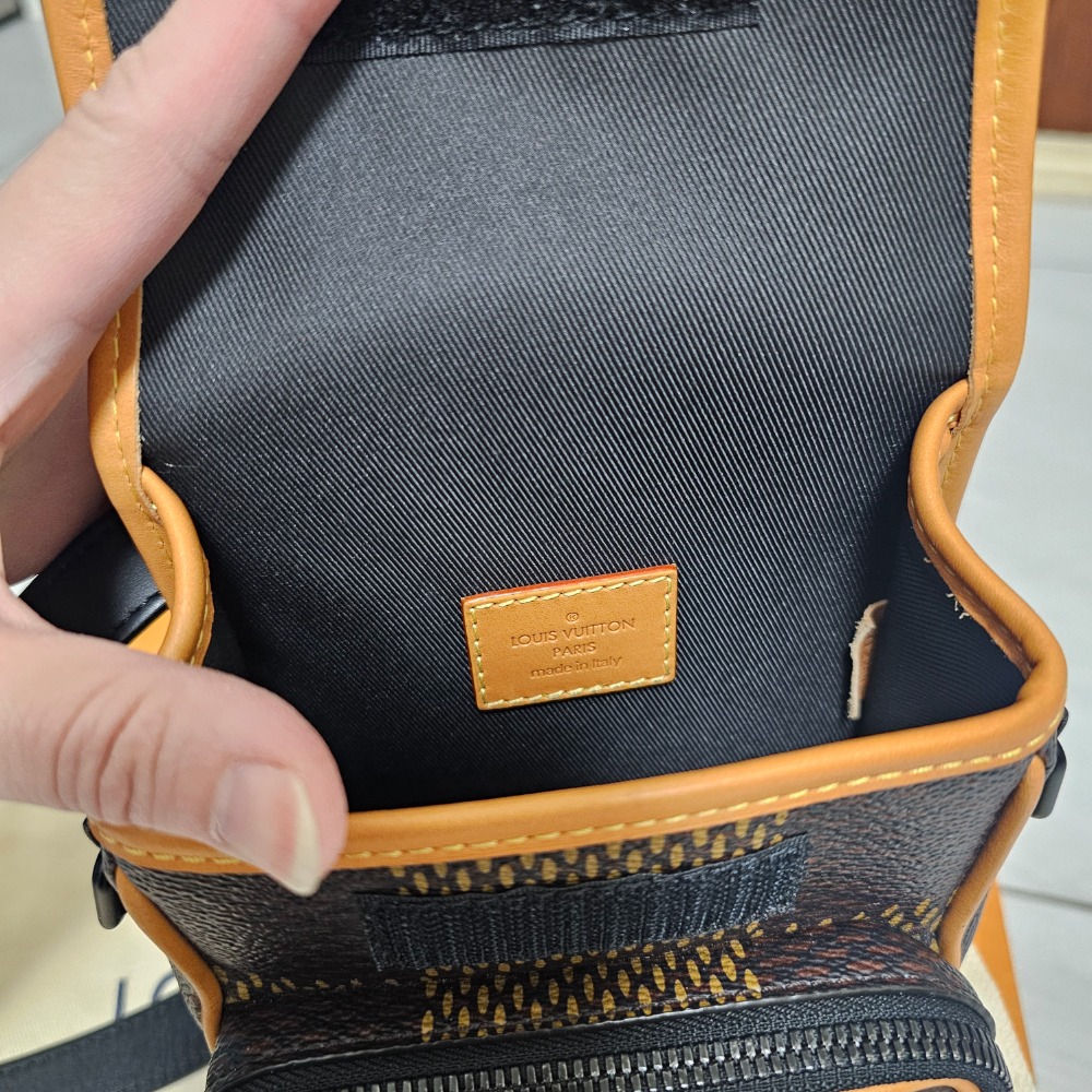 LV 路易威登 Nigo聯名款 NANO AMAZ ONE N40357 信差袋 相機包 肩背包 斜挎包 現貨-細節圖5