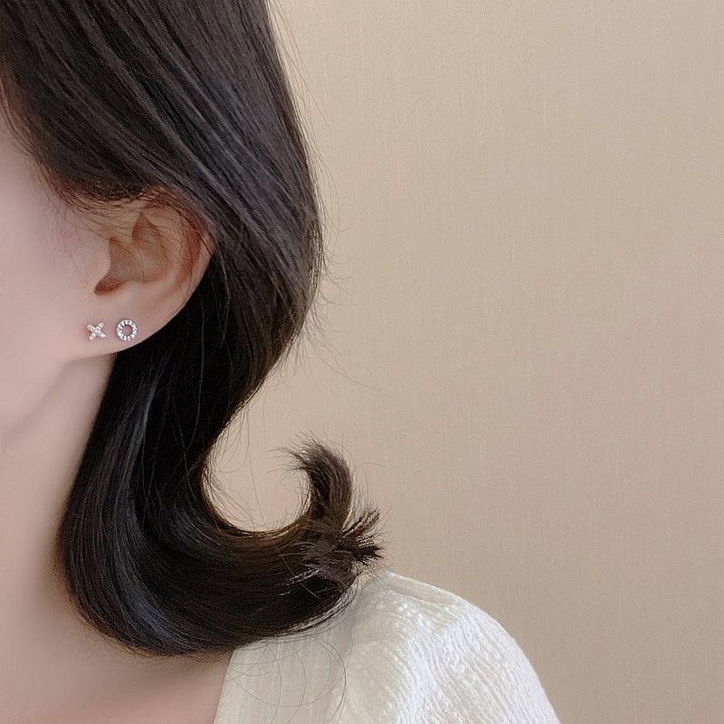 🔥現貨🔥不對稱字母耳環女氣質簡約睡覺不用摘XO英文耳環【飾品批發】-細節圖2