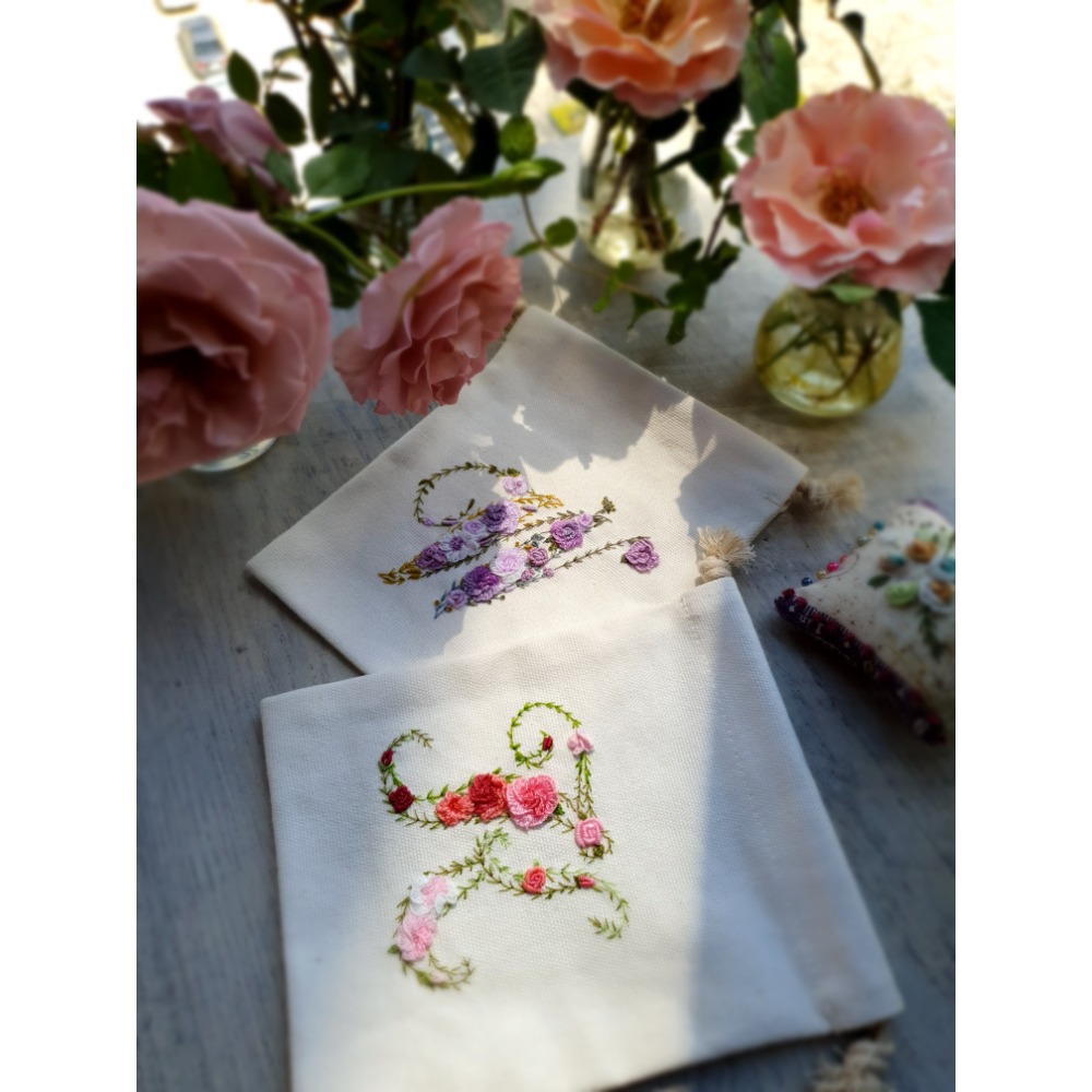手刺繡 立體玫瑰花束口袋 字母 W-細節圖2