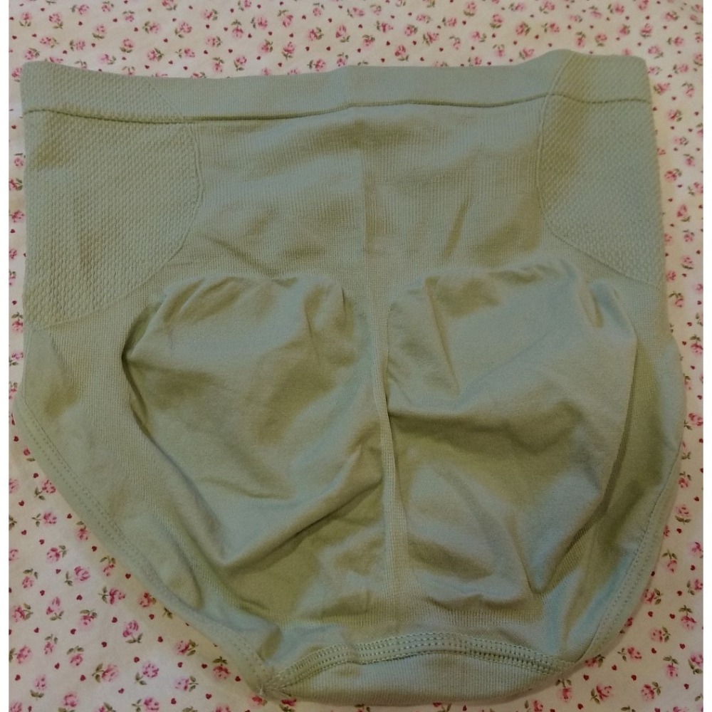 全新品 綠色 中腰 收腹 無痕 提臀塑形 石墨烯 抗菌 純棉 三角內褲 束褲 (適合L號穿) 臀部凸設計 綠色及灰色-細節圖5