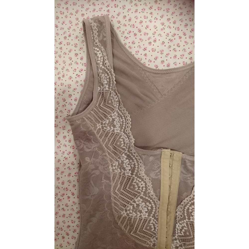 膚色 緹花 塑身背心 馬甲 塑身衣 L~XL 雕塑瘦腰 + 修飾副乳 (3排17扣~6軟鋼條 三排勾扣，可隨身型再調整)-細節圖10
