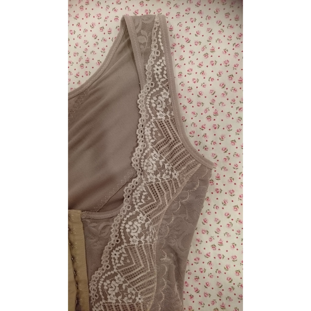 膚色 緹花 塑身背心 馬甲 塑身衣 L~XL 雕塑瘦腰 + 修飾副乳 (3排17扣~6軟鋼條 三排勾扣，可隨身型再調整)-細節圖11